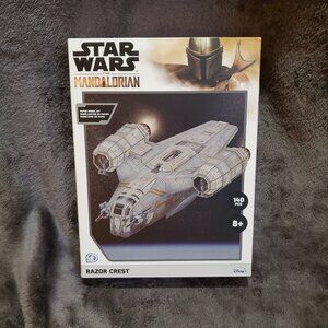Star Wars:The Mandalorian Razor Crest Paper Model Kit 140 Pcs - New In Box! READ
